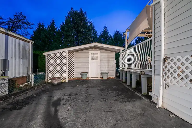 107 27111 0 AVENUE - photo 4 of 31