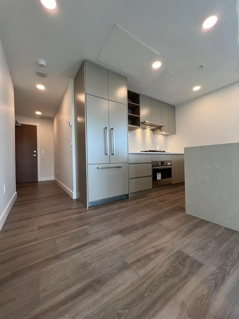 1902 4433 ALASKA STREET - photo 4 of 18