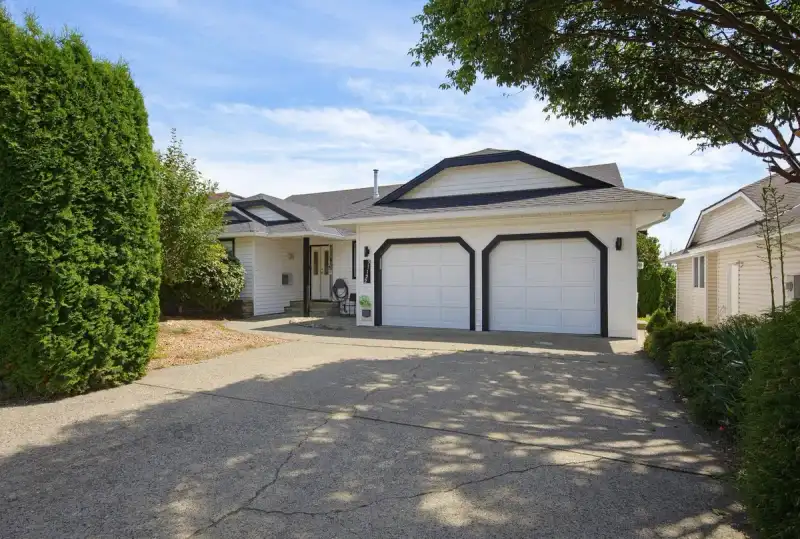 31122 SOUTHERN DRIVE - photo 1 of 39