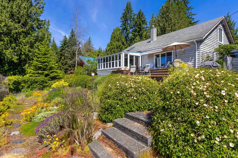 7974 REDROOFFS ROAD - photo 1 of 36