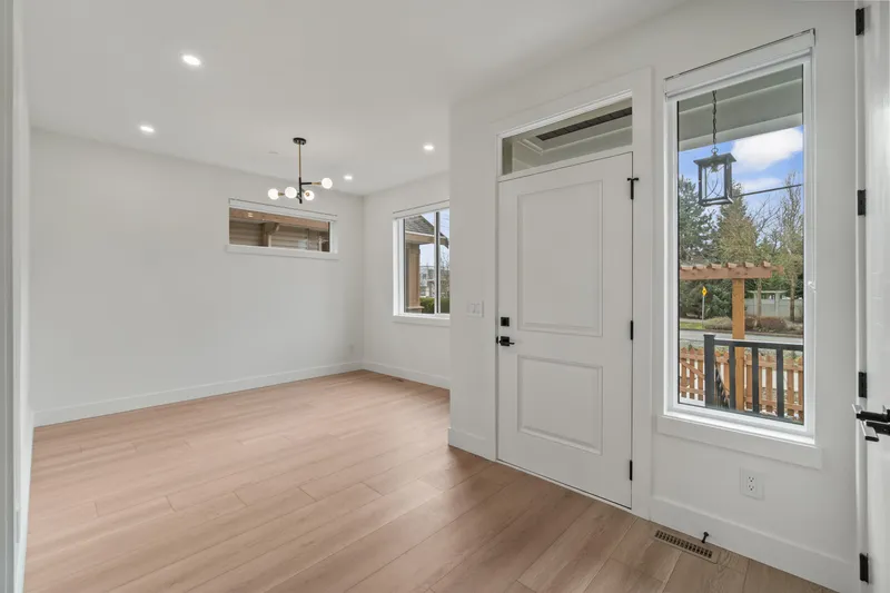 20999 83 AVENUE - photo 4 of 25