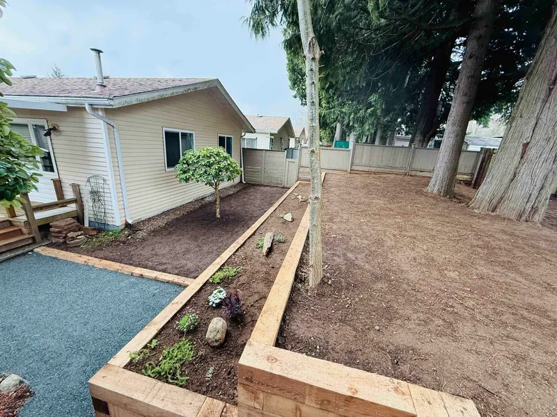 51 1400 164 STREET - photo 1 of 25