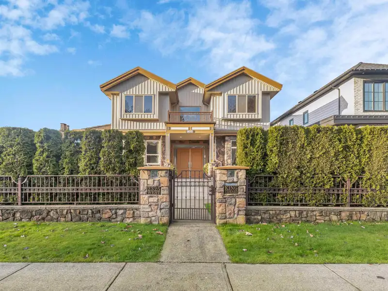 2325 W KING EDWARD AVENUE - photo 2 of 39