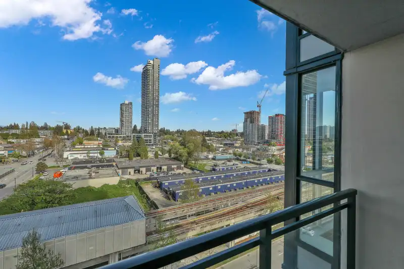 1011 10777 UNIVERSITY DRIVE - photo 4 of 17