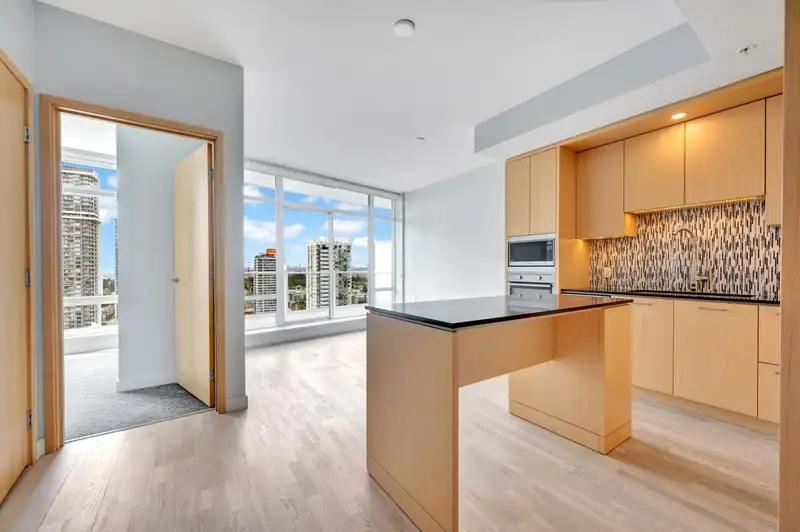 2407 13495 CENTRAL AVENUE - photo 3 of 29