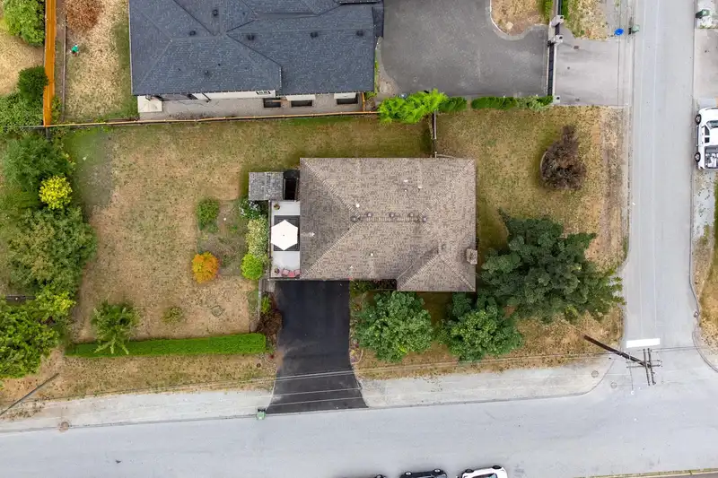 445 JOYCE STREET - photo 3 of 37