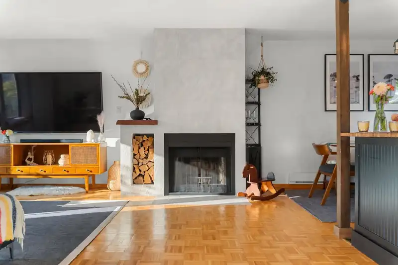 1952 CHESTERFIELD AVENUE - photo 4 of 39