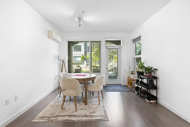 130 9399 ODLIN ROAD - photo 4 of 36