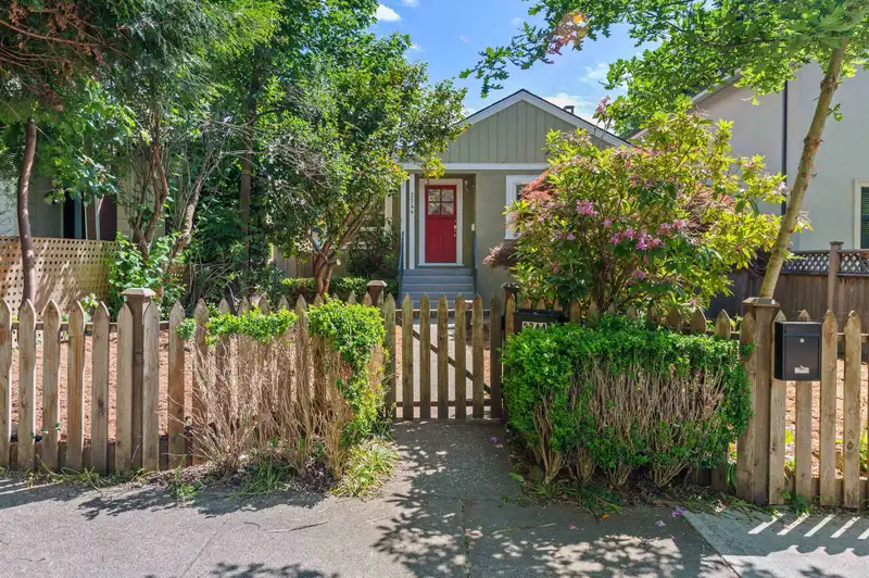2744 W 10TH AVENUE - photo 2 of 11