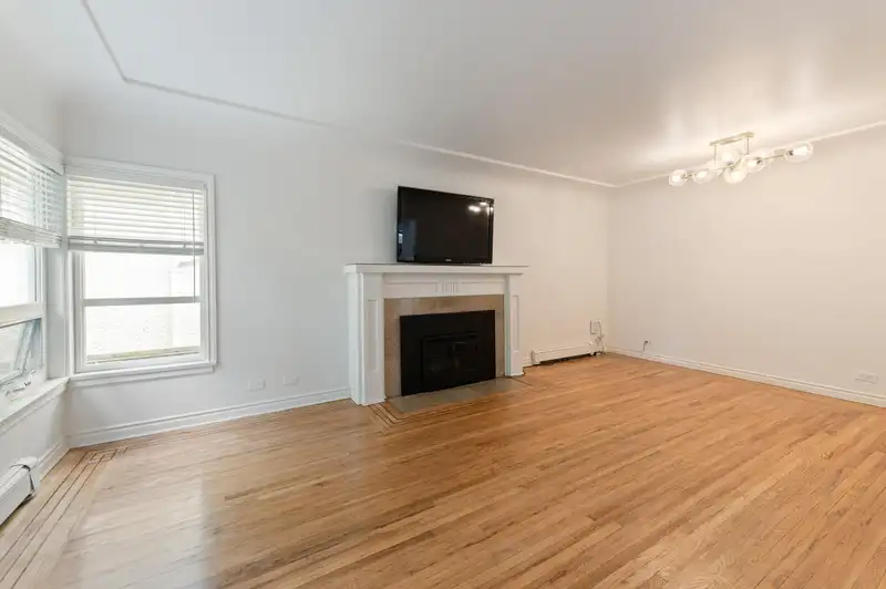 2744 W 10TH AVENUE - photo 3 of 11