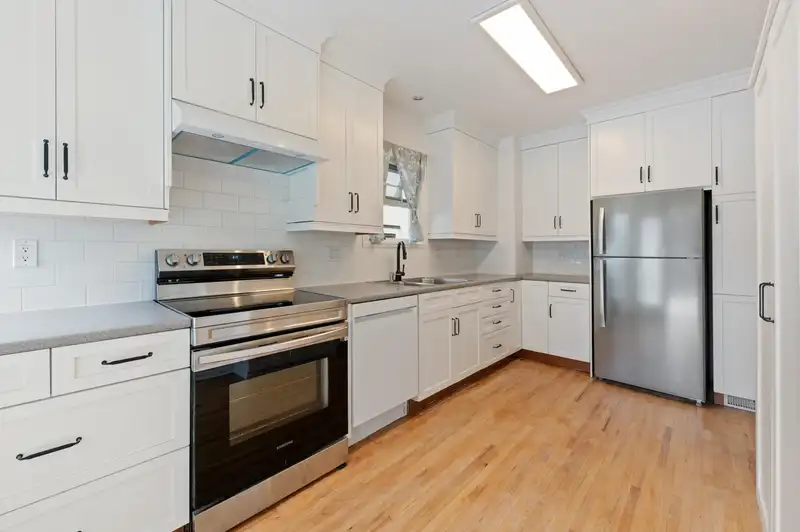2744 W 10TH AVENUE - photo 4 of 11