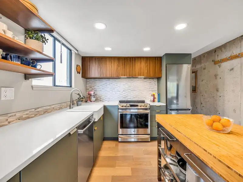 801 1165 BURNABY STREET - photo 4 of 32