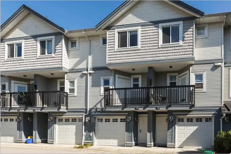 29 22788 WESTMINSTER HIGHWAY - photo 1 of 36