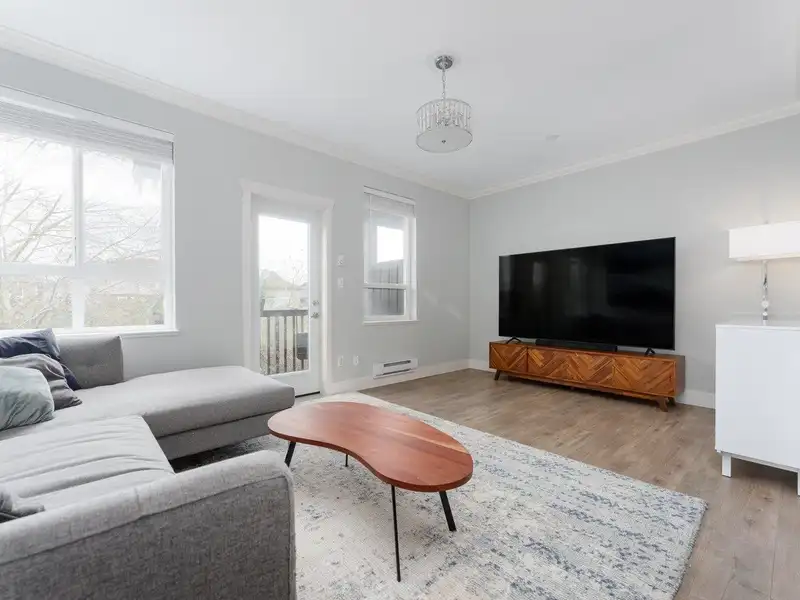 29 22788 WESTMINSTER HIGHWAY - photo 4 of 36