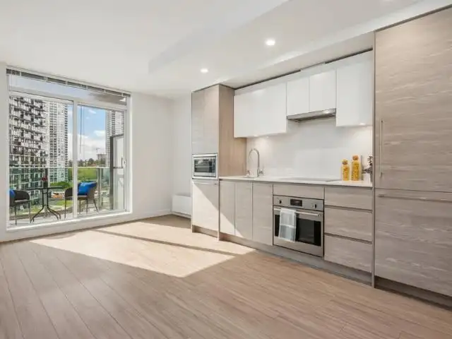 807 13655 FRASER HIGHWAY - photo 2 of 24