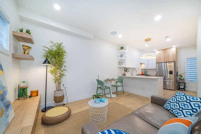 1 369 E 16TH AVENUE - photo 4 of 25