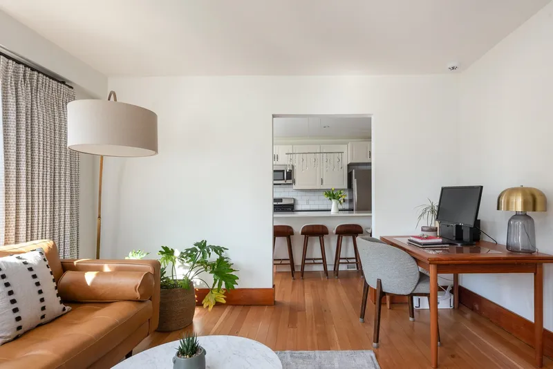 109 OAKLAND STREET - photo 4 of 25