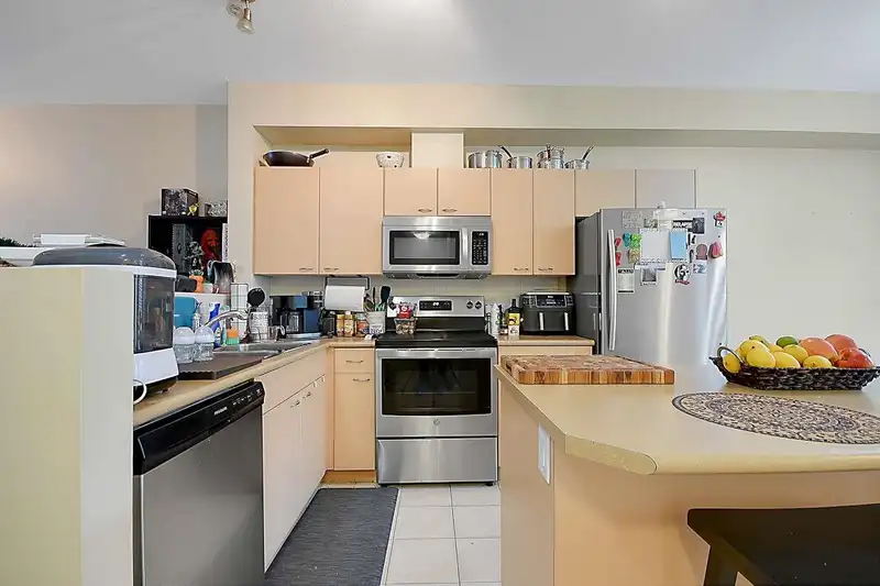 37 18701 66 AVENUE - photo 4 of 26