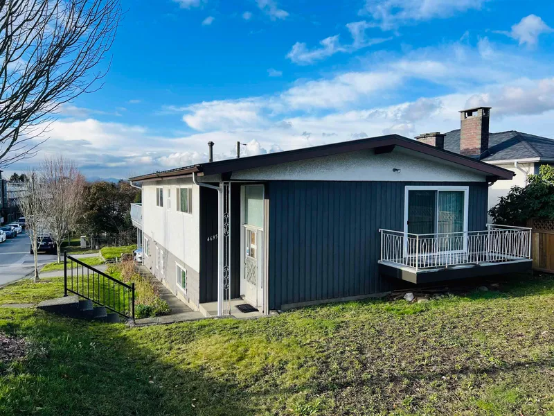 4695 NANAIMO STREET - photo 2 of 17