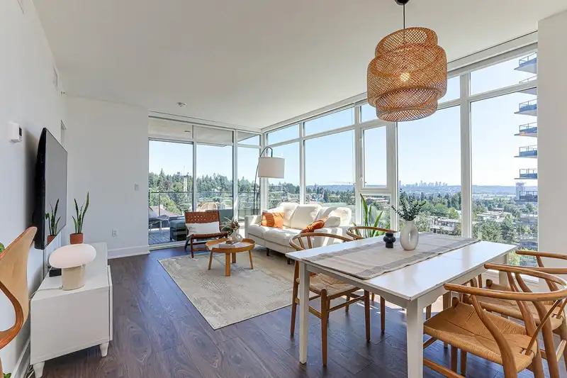 1006 450 WESTVIEW STREET - photo 1 of 40