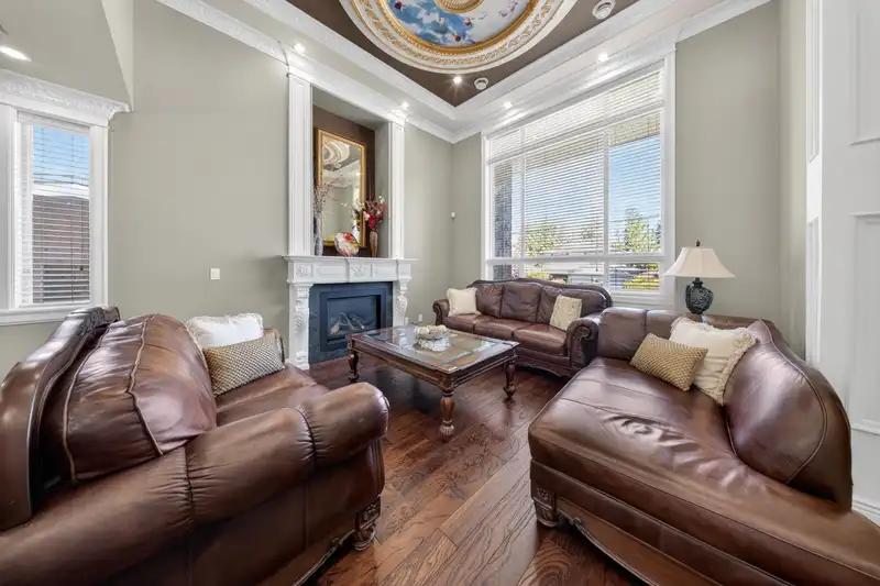 31920 GLENWOOD AVENUE - photo 4 of 27