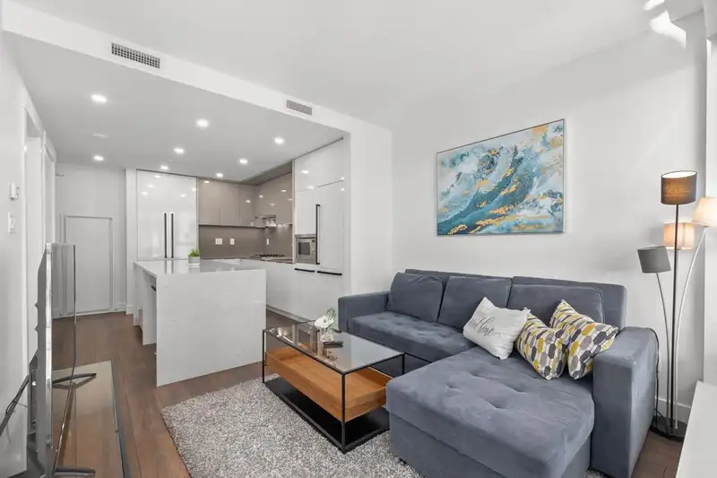 2610 4711 HAZEL STREET - photo 4 of 32