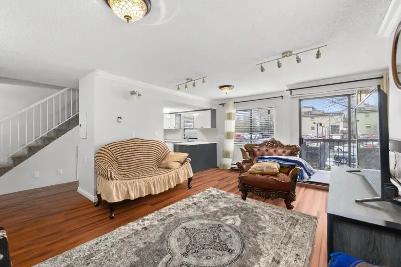 205 7119 133 STREET - photo 4 of 29