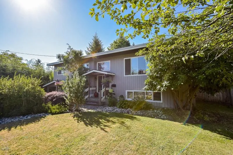 20270 50 AVENUE - photo 1 of 1