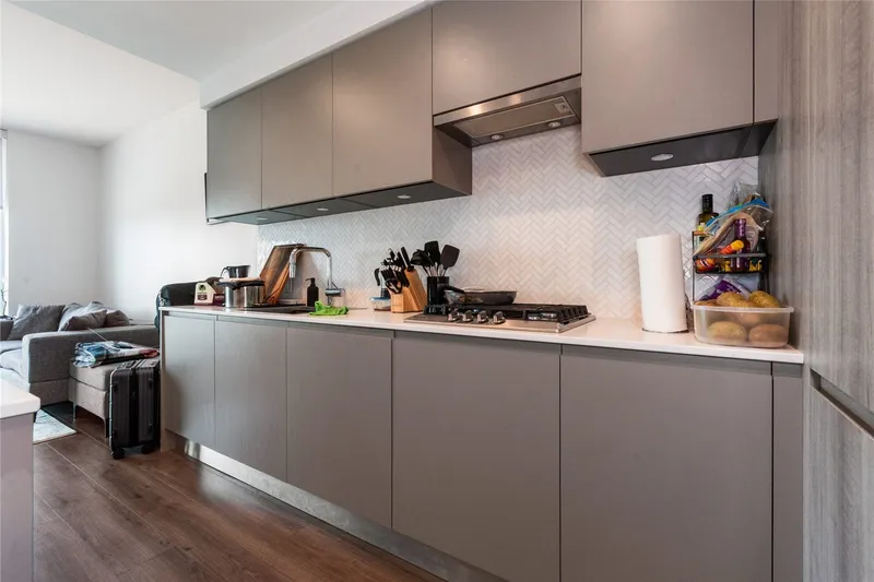 609 3833 EVERGREEN PLACE - photo 3 of 25