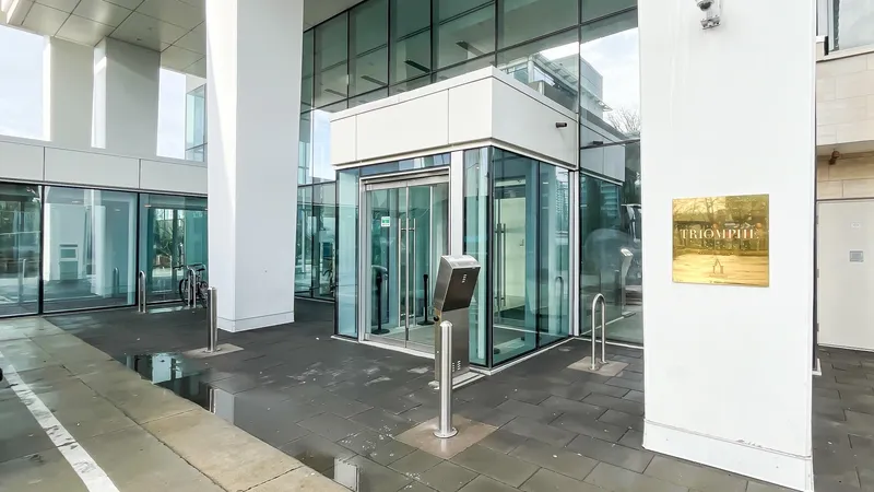 2207 1888 GILMORE AVENUE - photo 2 of 25