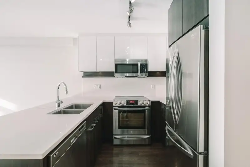 501 958 RIDGEWAY AVENUE - photo 4 of 39
