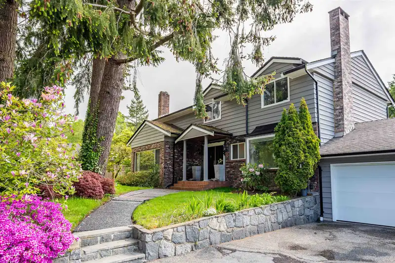 2 SENNOK CRESCENT - photo 1 of 24