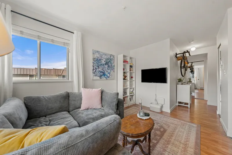 305 33 N TEMPLETON DRIVE - photo 4 of 25