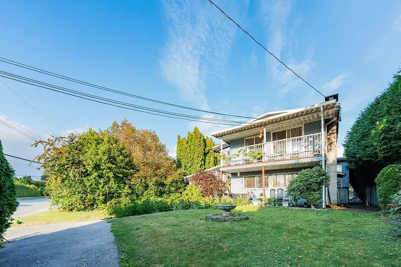 7730 RAYSIDE AVENUE - photo 1 of 35