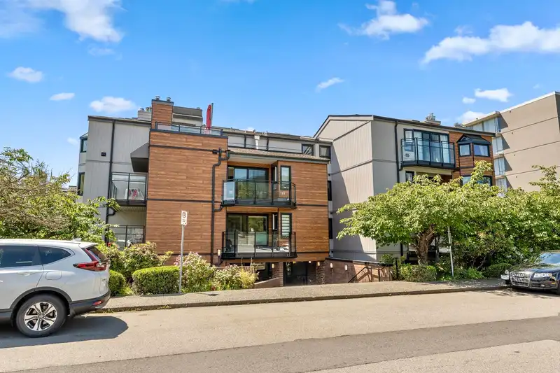 403 1340 DUCHESS AVENUE - photo 1 of 27