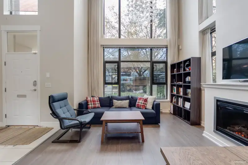 7039 17TH AVENUE - photo 4 of 29