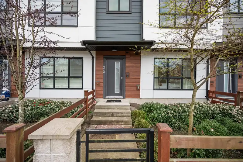 25 7177 194A STREET - photo 2 of 34