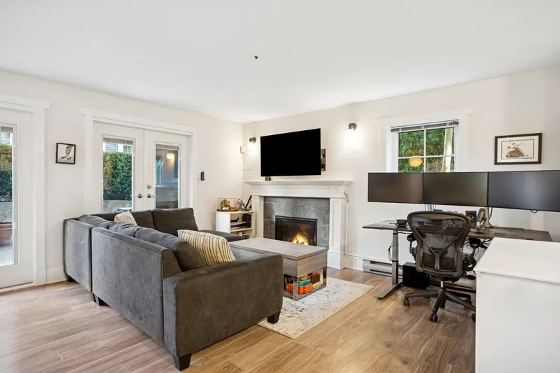 327 W 15TH AVENUE - photo 3 of 24