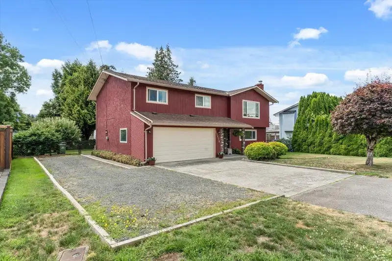 45178 STEVENSON ROAD - photo 2 of 40