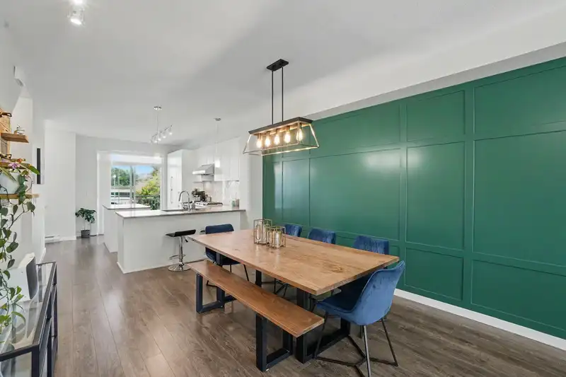 17 5551 ADMIRAL WAY - photo 4 of 34