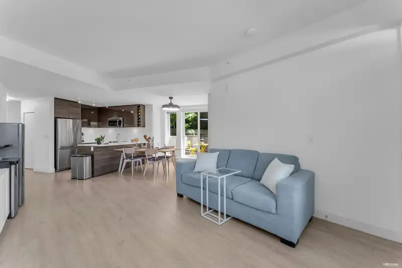 4 13931 FRASER HIGHWAY - photo 2 of 38