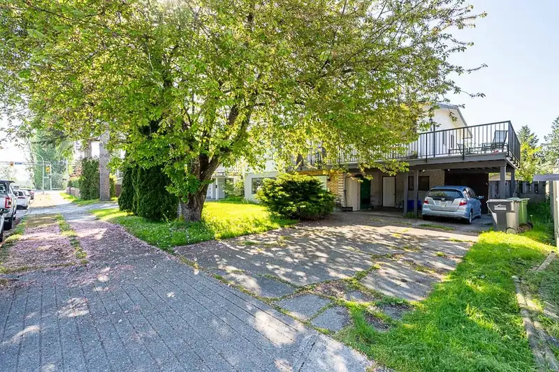 11820 KING ROAD - photo 1 of 29