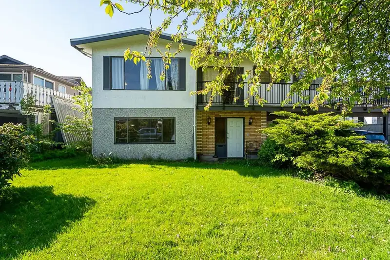 11820 KING ROAD - photo 3 of 29
