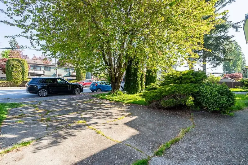 11820 KING ROAD - photo 4 of 29