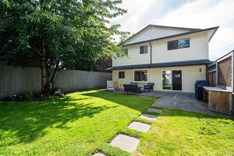 4838 57 STREET - photo 2 of 25