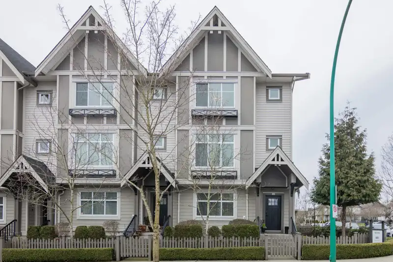 59 6591 195A STREET - photo 1 of 40