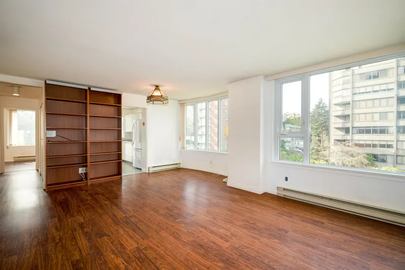 401 1566 W 13 AVENUE - photo 4 of 20