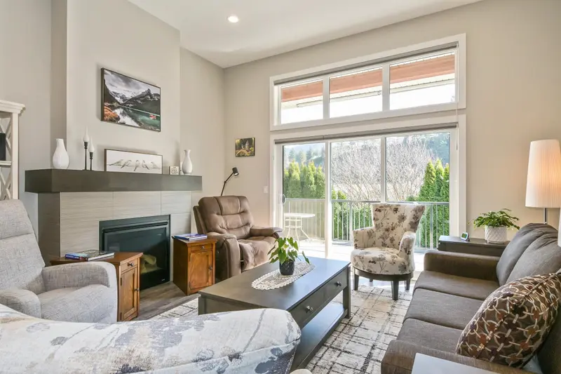 64 46110 THOMAS ROAD - photo 2 of 25