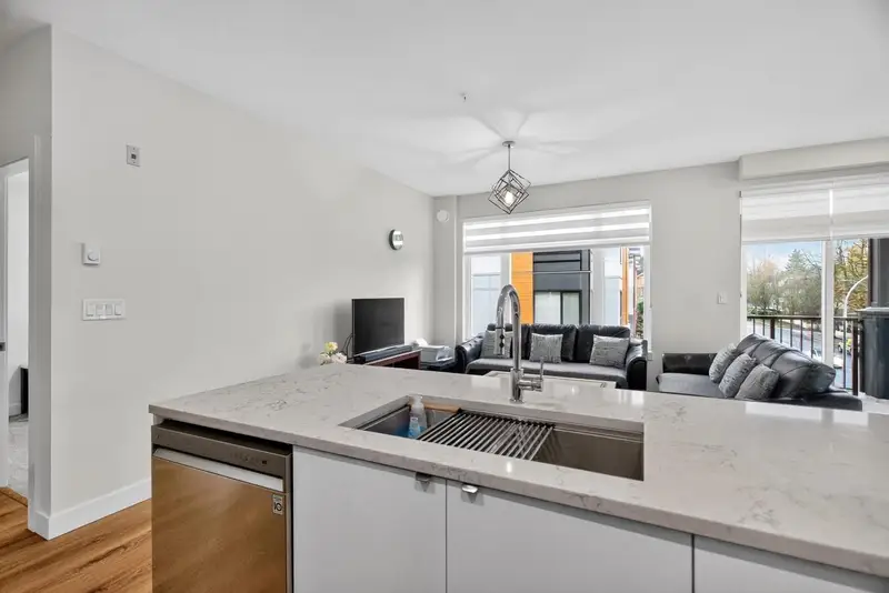 201 20081 68 AVENUE - photo 2 of 25