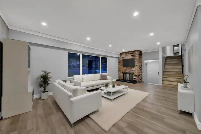 7085 140A STREET - photo 1 of 38